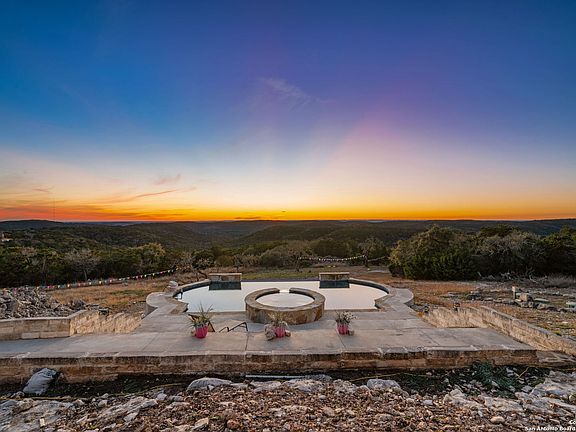 2nd image of 112 MOUNTAIN LAUREL LN