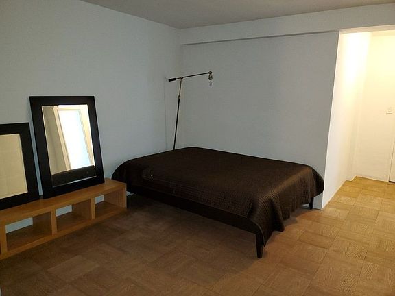 3rd image of 6115 98th St APT 6N