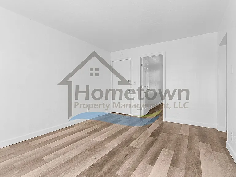 510 N 4th St — Photo 11