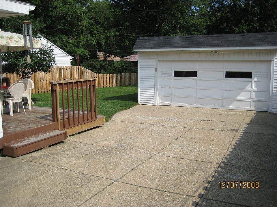 2nd image of 22774 Maple Dr