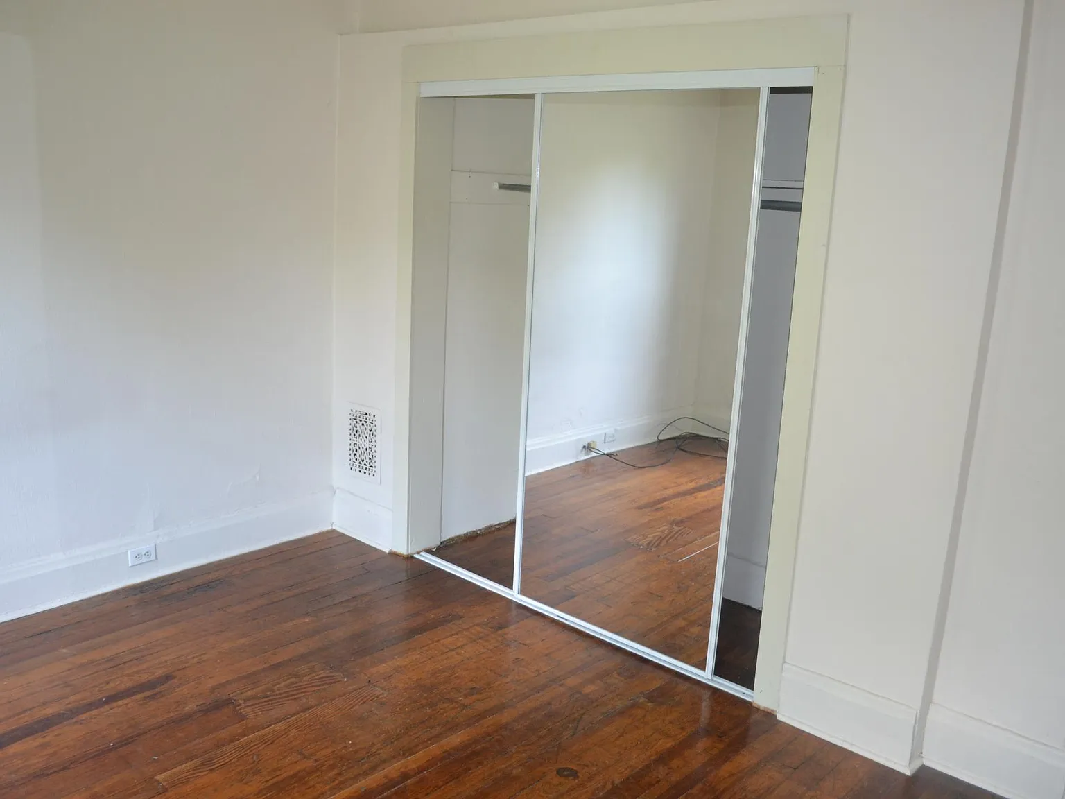 1498 Belmont Ave — Photo 4