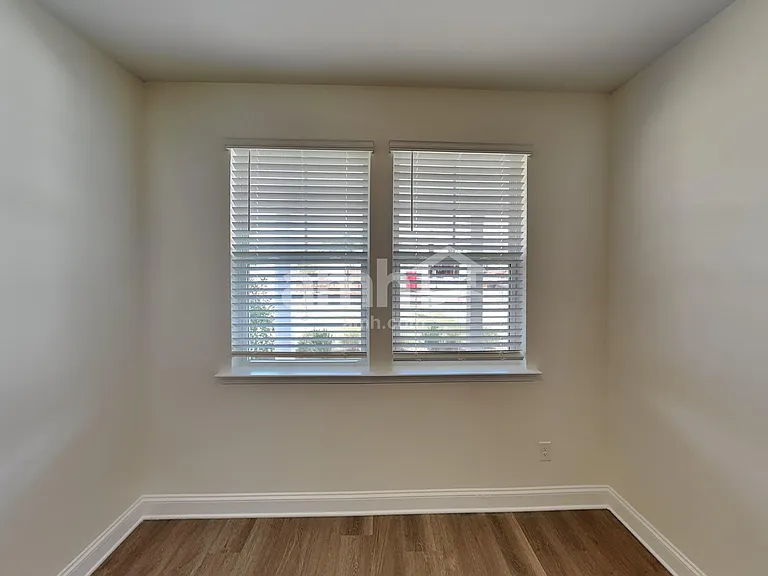 6035 Rosemore Ln — Photo 17