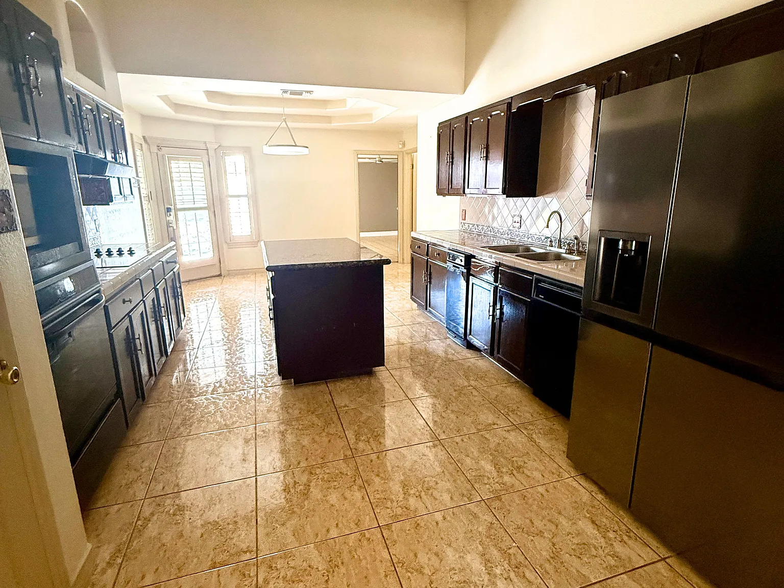 4 bed, 2342 sqft, $2,200 — Photo 4