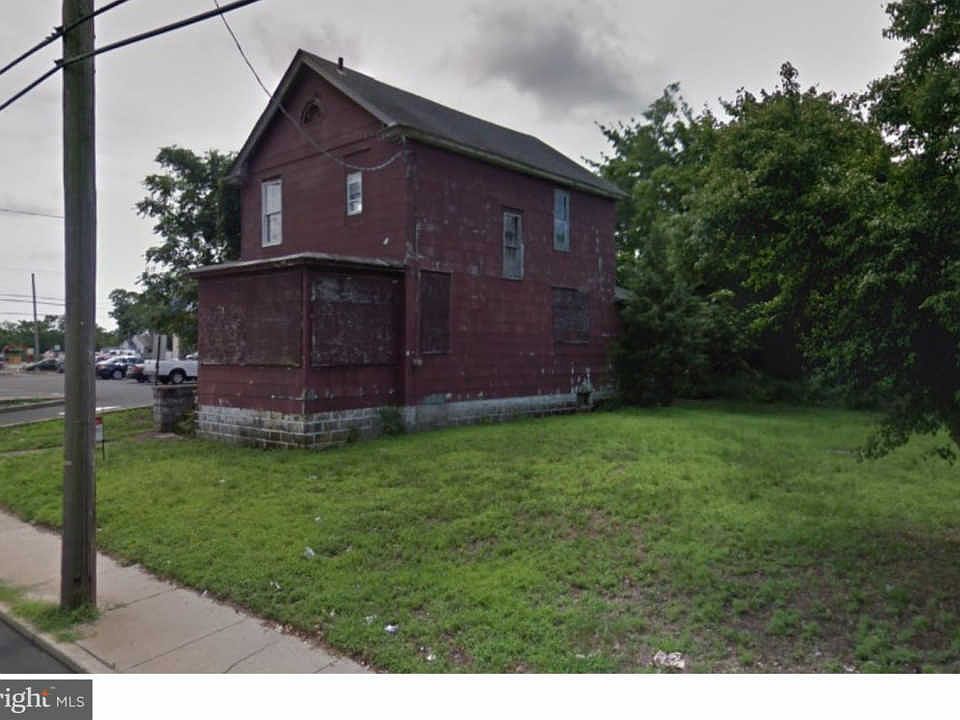 2nd image of 7 W Delilah Rd