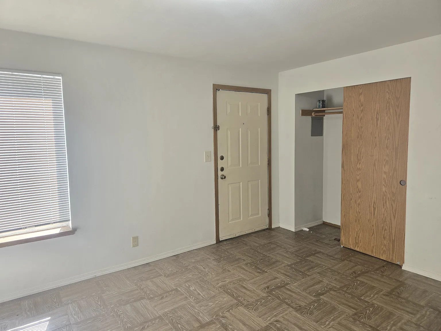 2 bed, 700 sqft, $2,000 — Photo 3