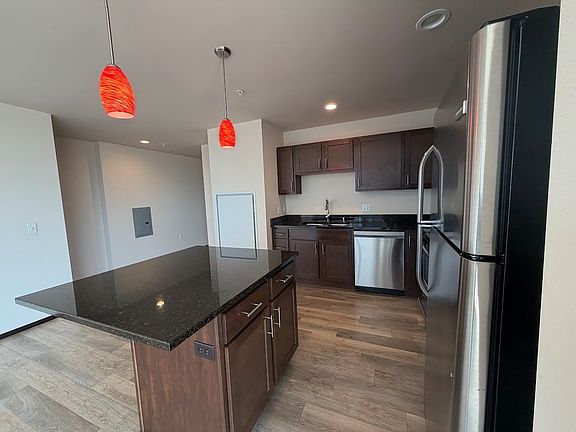4th image of 822 E Washington Ave APT 701