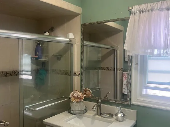 102 West 48th Street image 6 of 20