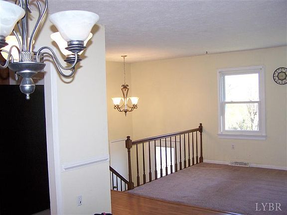 3rd image of 109 Westburg Dr