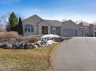 3961 Stratford Rdg, Excelsior, MN 55331