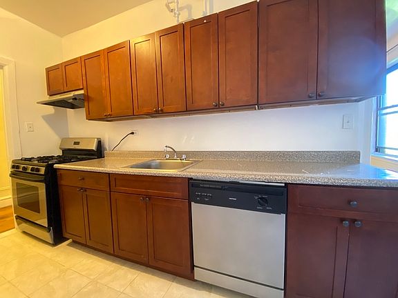 5th image of 536 Fort Washington Ave APT 4B