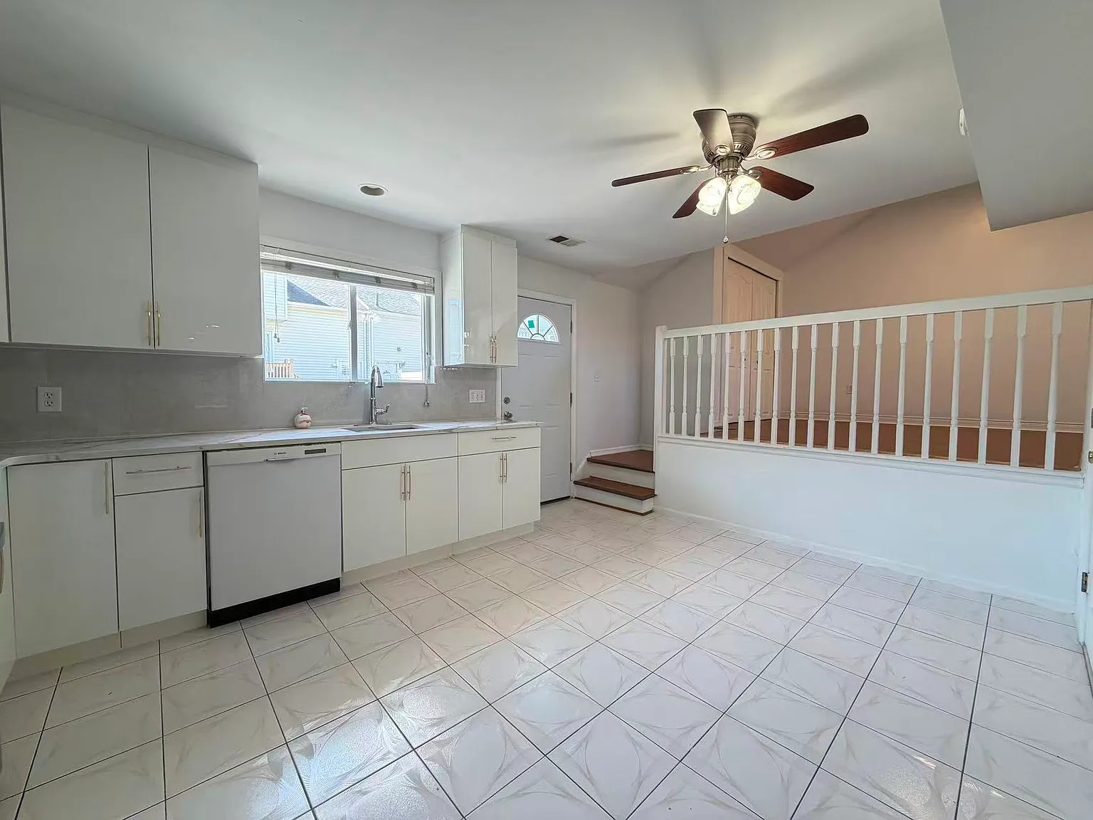 3 bed, 1.5 bath, 1408 sqft, $3,500 — Photo 4