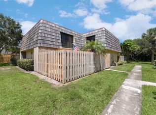 2402 Waterside Dr, Lake Worth, FL 33461