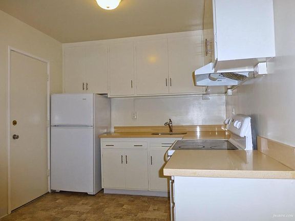 4th image of 1930 Franklin St APT 1