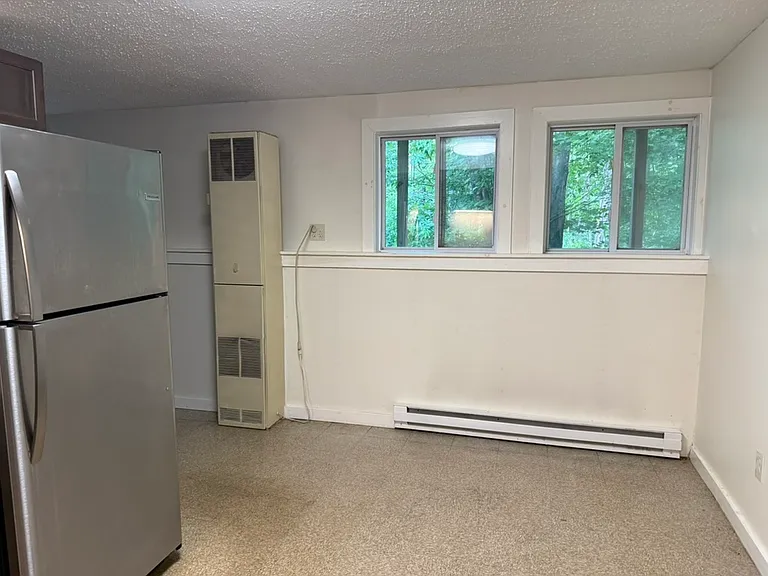 362 Main St #4 — Photo 4