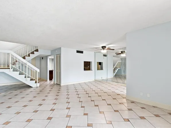 6511 Racquet Club Dr #46, Lauderhill, FL 33319
