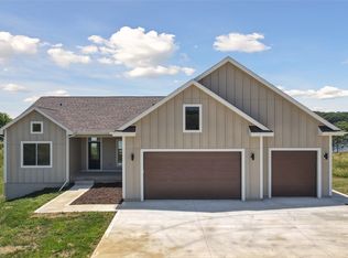 29727 N Bay Ct, Moravia, IA 52571