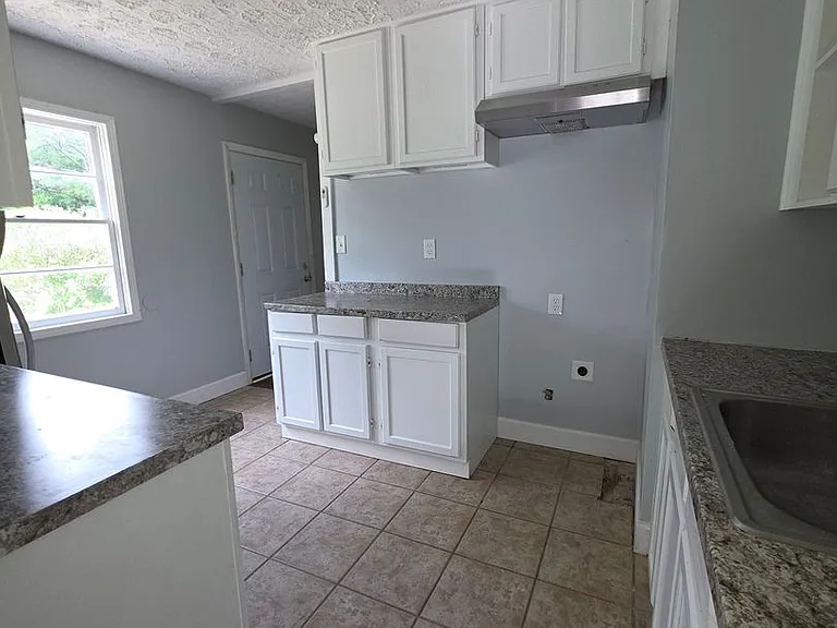 3503 Ruben St — Photo 7