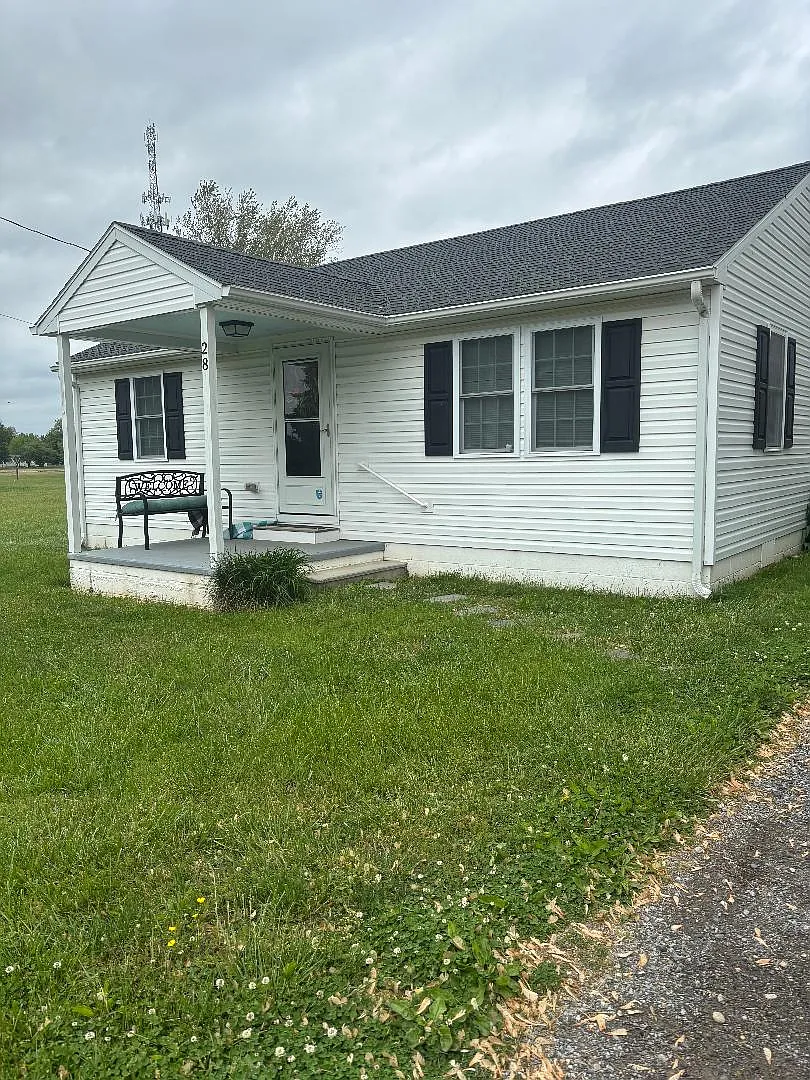 2 bed, 800 sqft, $1,900 — Photo 1