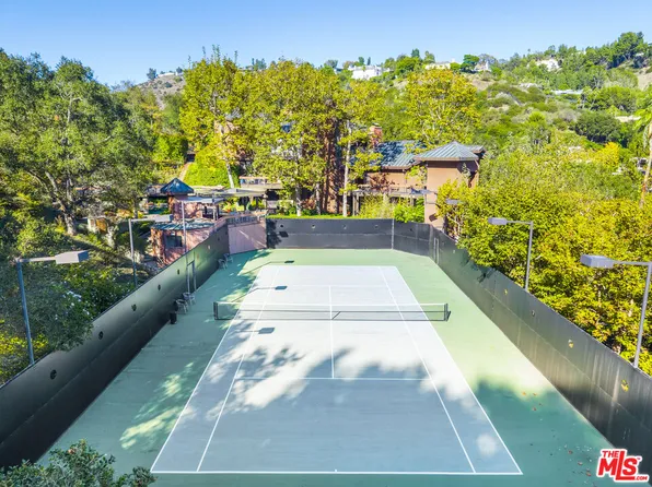 1119 Moraga Dr, Los Angeles, CA 90049