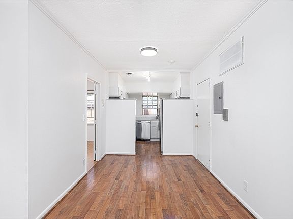 4th image of 210 Lake Shore Rd APT 3