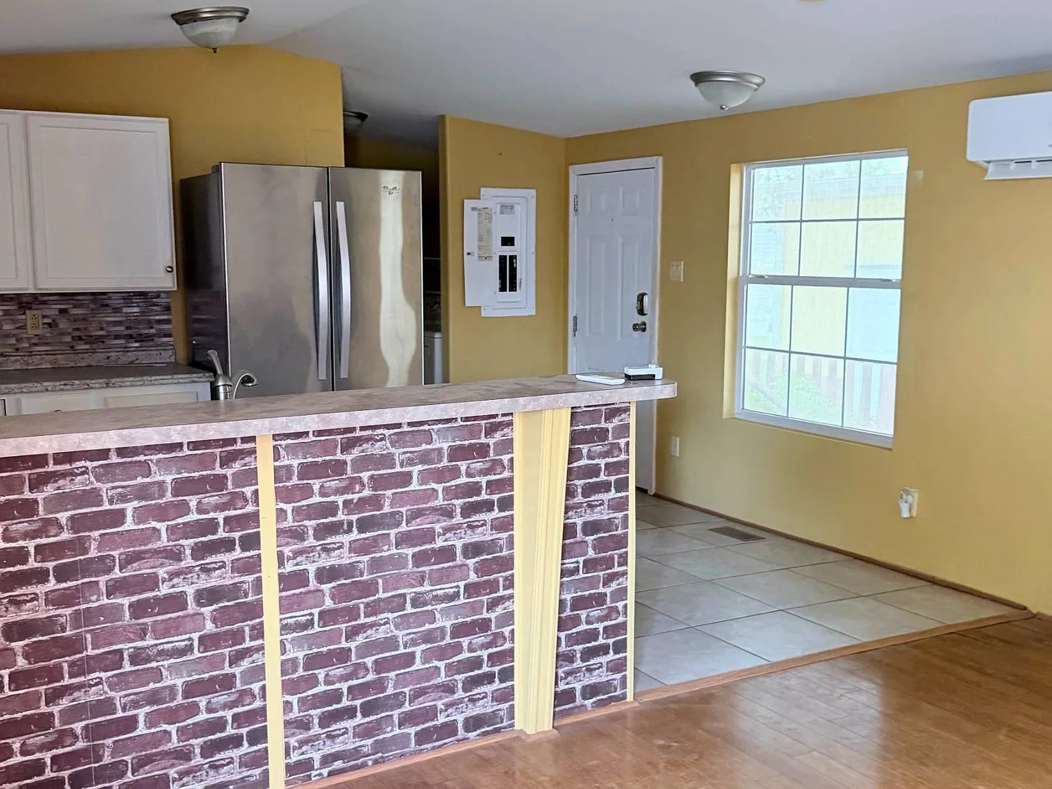 2 bed, 1.0 bath, 720 sqft, $950 — Photo 2