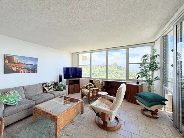 2600 Pualani Way, Honolulu, HI