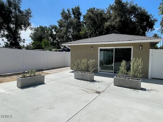 270 E Penn St — Photo 3
