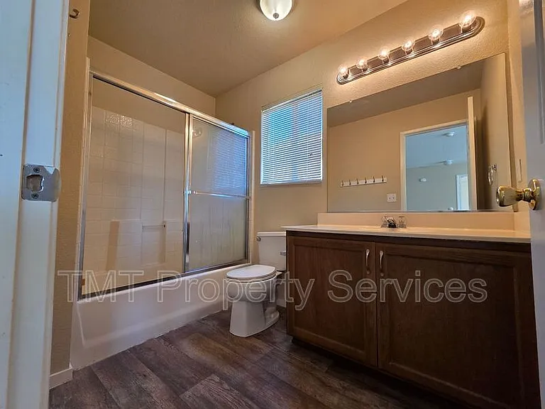 1717 Providence Way — Photo 32