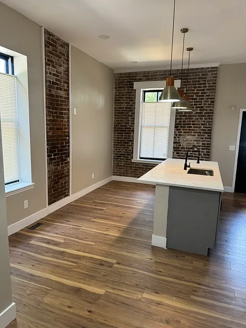 3 bed, 3.5 bath, 2200 sqft, $2,599 — Photo 4