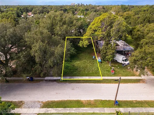 280 Granada Blvd, Fort Myers, FL 33905