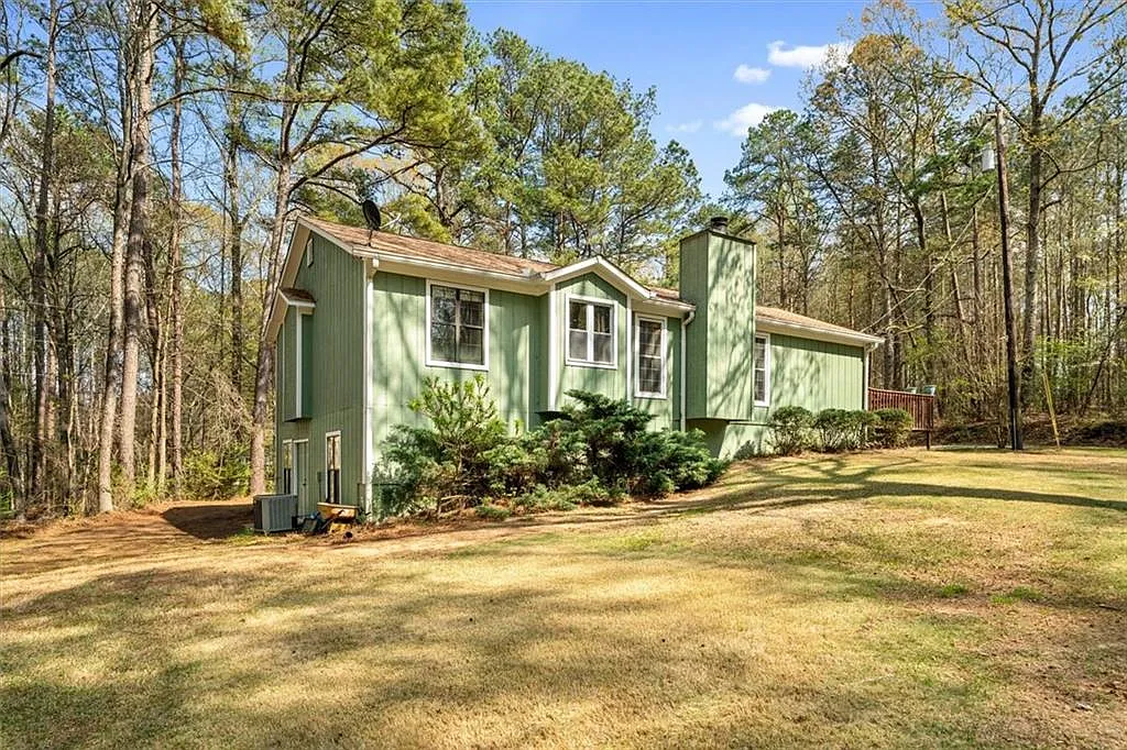 4211 Rose Trl SE photo 1