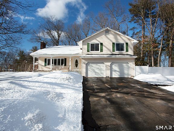 2nd image of 10 Ridgewood Drive