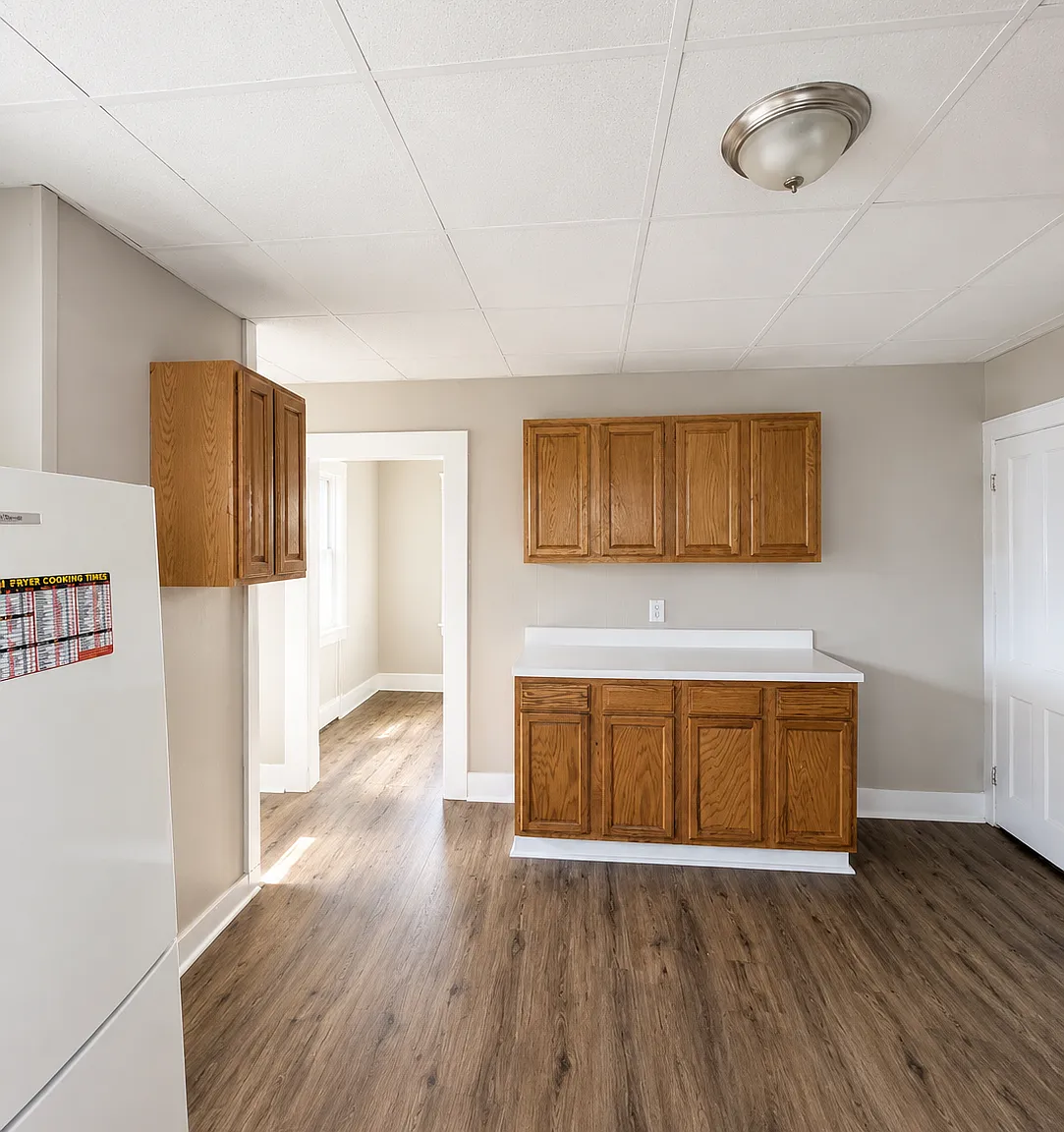 3 bed, 890 sqft, $1,390 — Photo 4