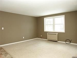 3rd image of 28 Glenbrook Dr