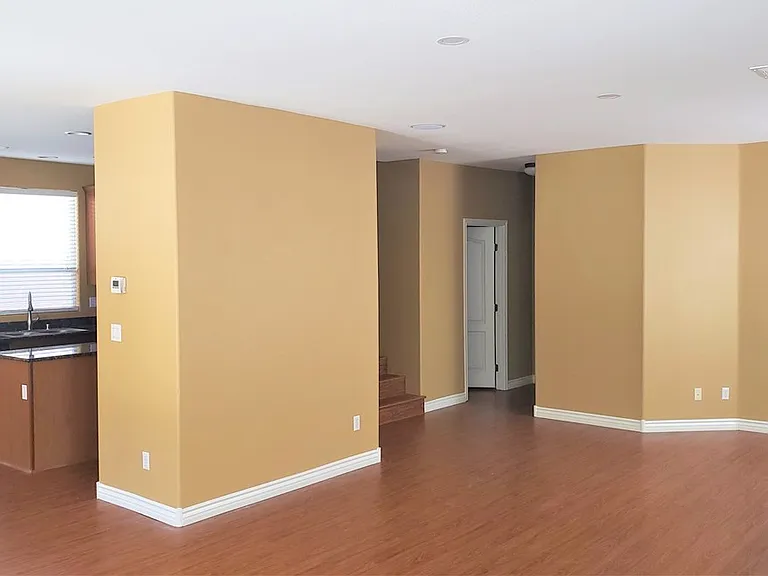 2819 Dunnottar Ave — Photo 14