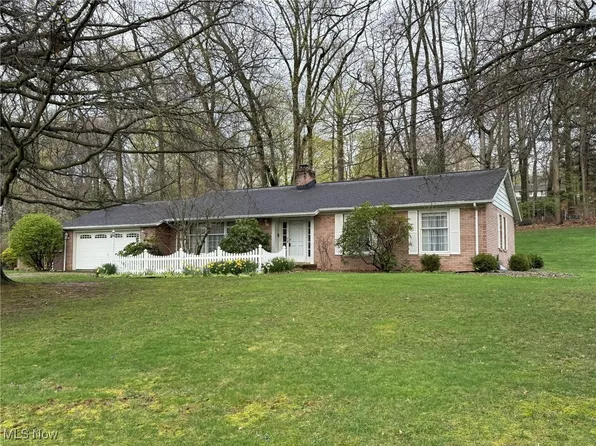 2476 Willow Brook Dr NW, Dover, OH 44622