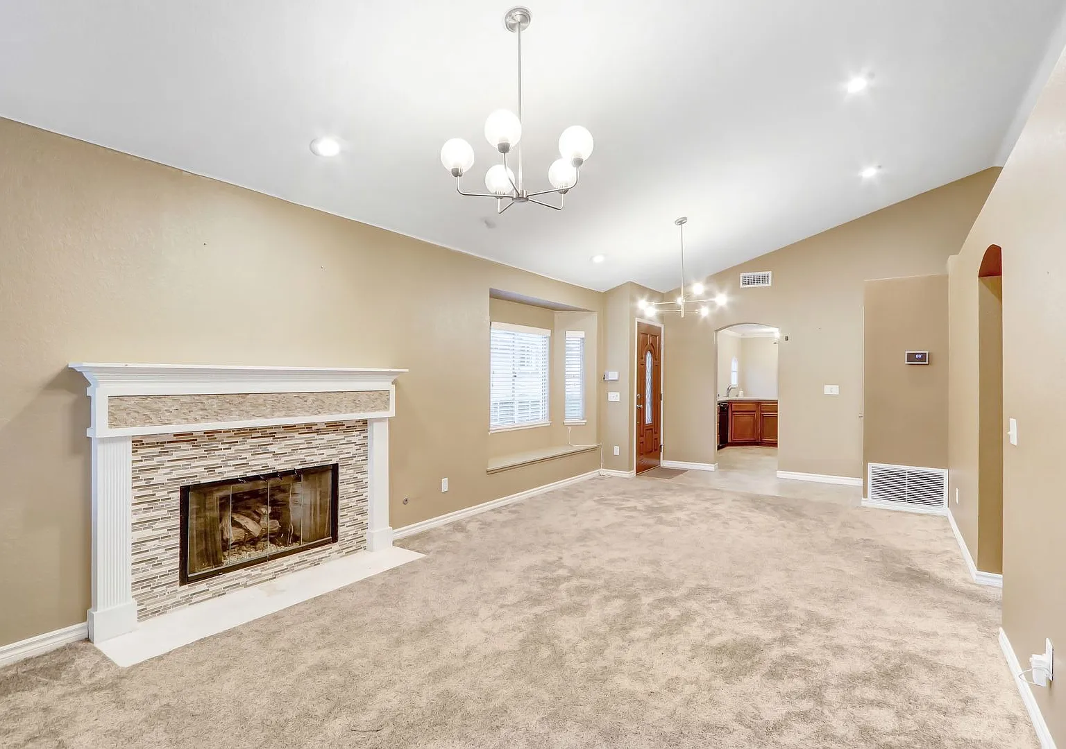 28th- 3 Bedroom | 2 Bathroom — Photo 3