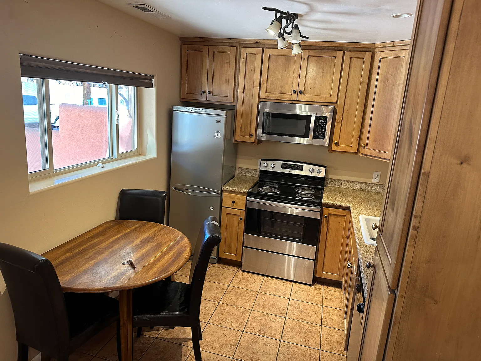 2 bed, 580 sqft, $1,650 — Photo 3