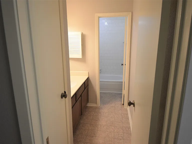 24006 Merry Oaks Dr — Photo 12