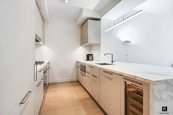 Rented by R New York | media 22
