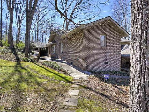 3rd image of 100 Longstreet Dr