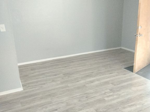 5th image of 3102 Archwood Ave APT 101
