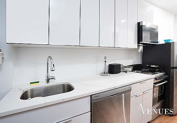 4th image of 401 W 148th St APT A
