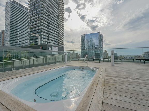 3rd image of 318 Richmond St W #1904