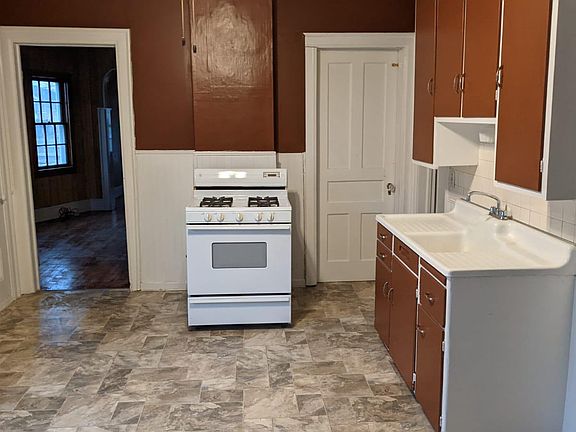 3rd image of 101 Schiller St #1