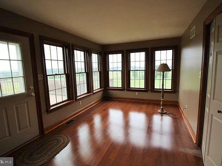 181 King Rd — Photo 10