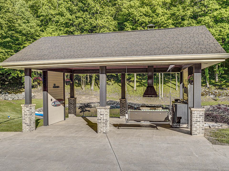 16th image of 167 Tailwater Rd