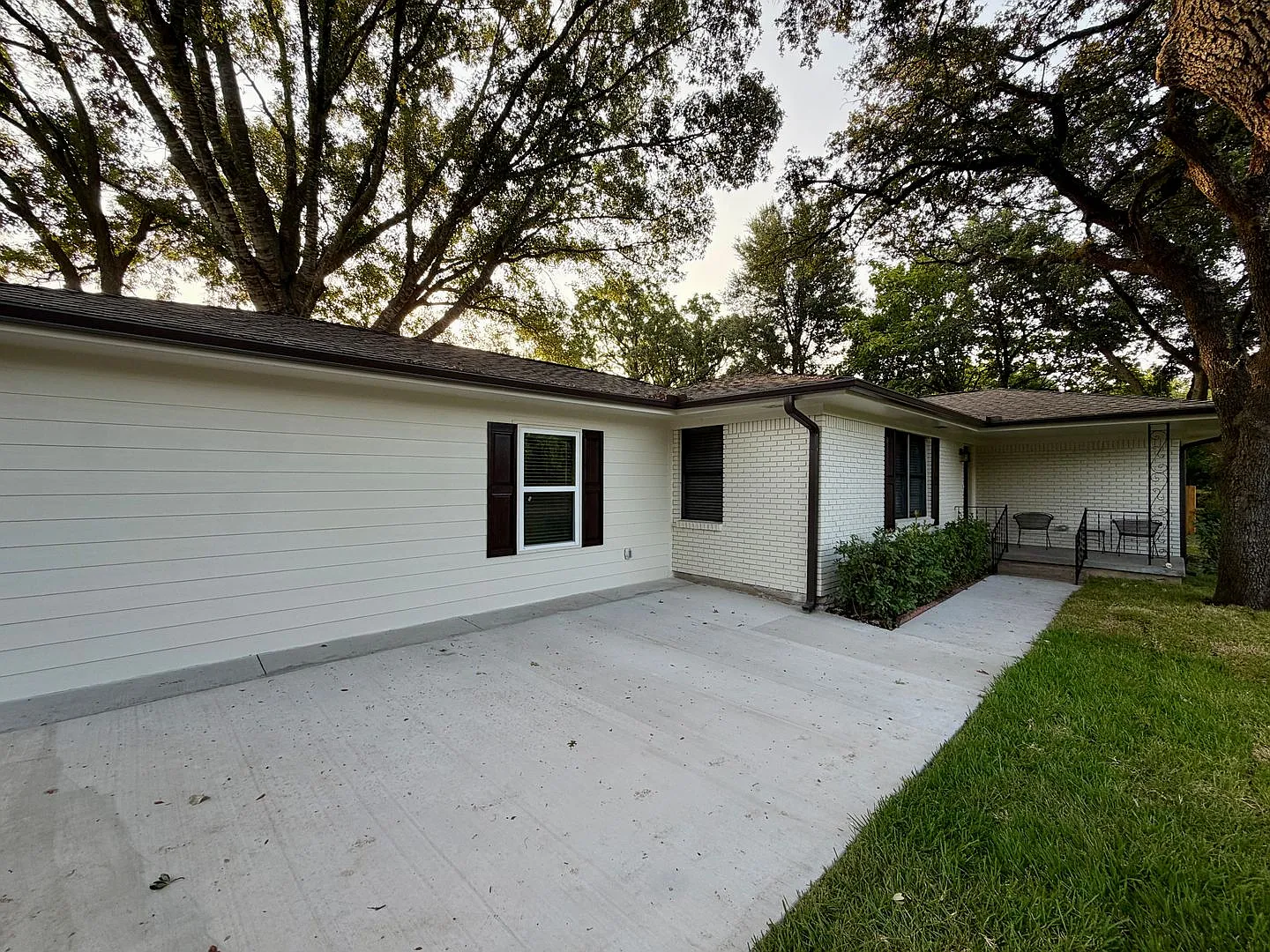Completely Renovated 3BR / 2BA House | Midway ISD — Photo 2