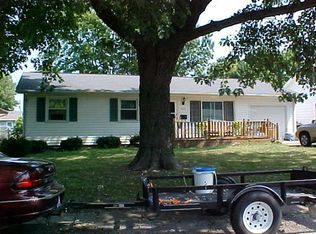 812 N 29th St, Mattoon, IL 61938