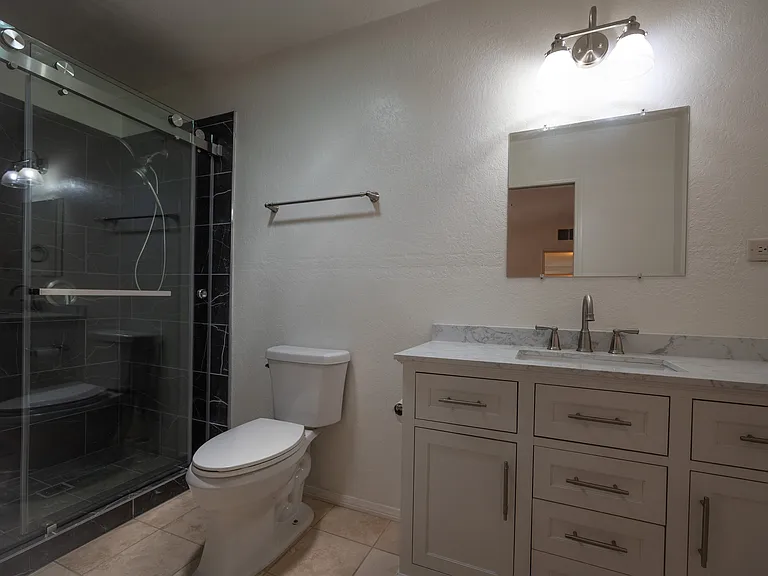 1560 N John Adams St — Photo 31